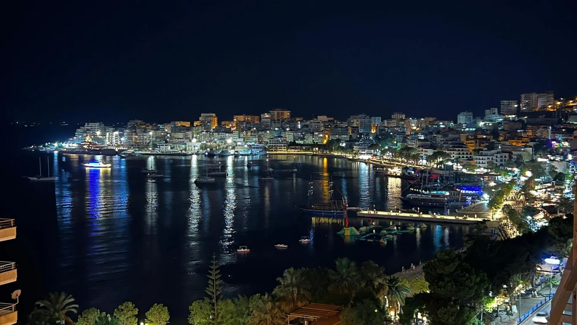 Azure Serenity Suites 8 Saranda 0*,  Albanie