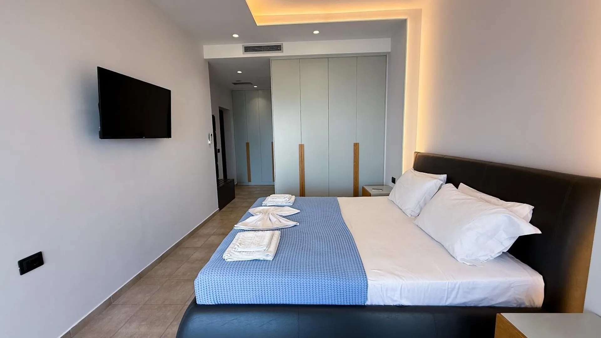 Azure Serenity Suites 8 Saranda Appartement