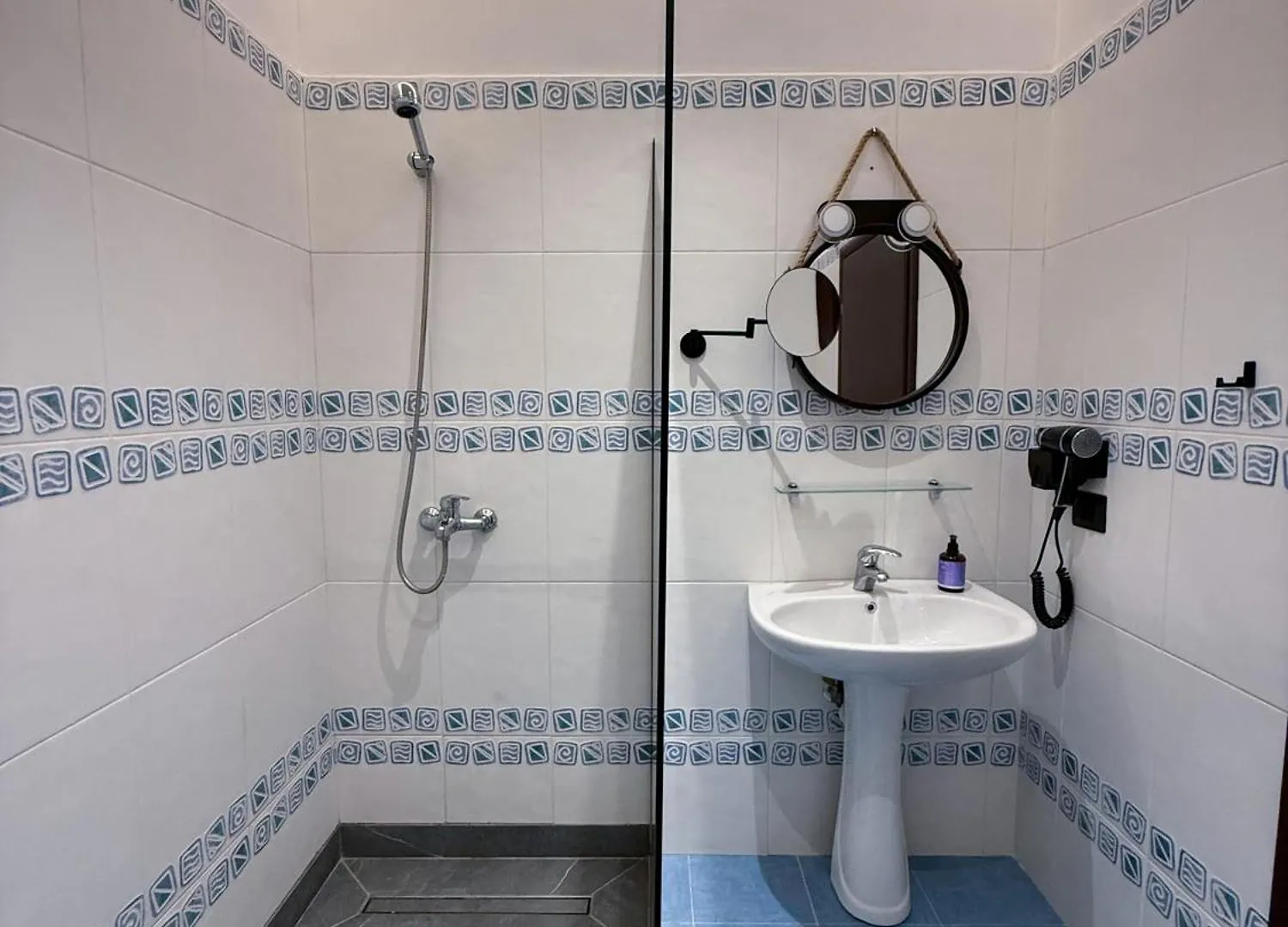 Azure Serenity Suites 8 Saranda