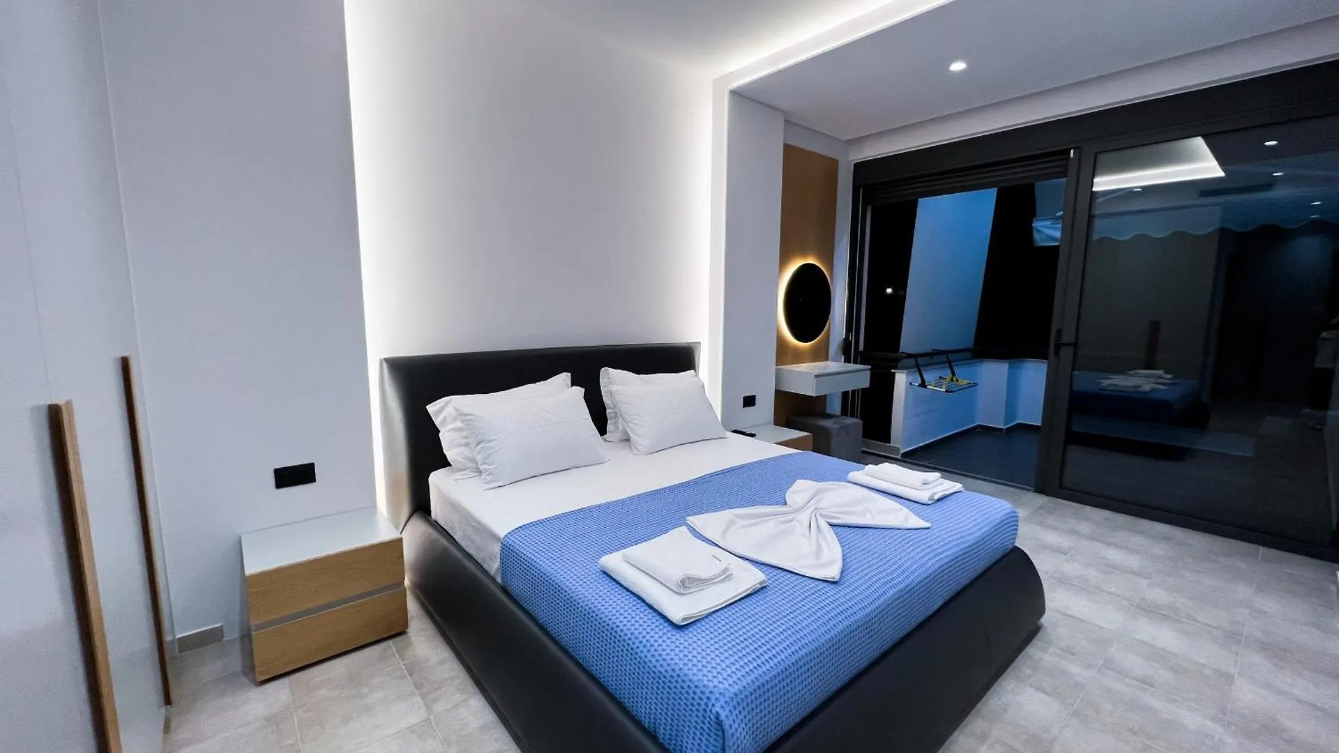 Azure Serenity Suites 8 Saranda 0*,  Albanie